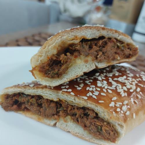 לחמניות ממולאות בשר מפורק
