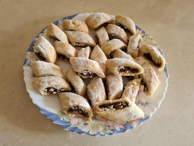 מגולגלות תמרים מבצק פריך