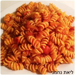 פסטה ברוטב עגבנ...