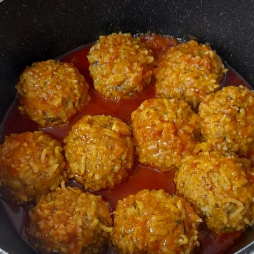 כופתאות בשר ברוטב עגבניות