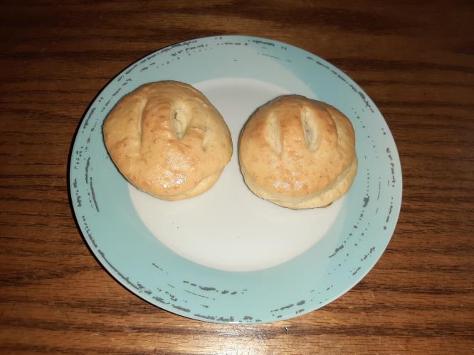 מאפה שמרים במילוי קרם פטיסייר